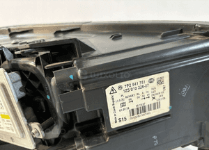 Volkswagen Touareg 7P Lampa przednia Xenon L 15250 9