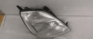 Przod przednia lampa prawa ford fiesta MK6 2