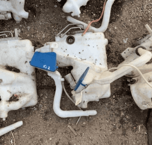 MERCEDES  E 211 CLS 219  zbiorniczek pompka spryskiwaczy zwykły grzany pod xenon 3