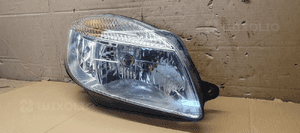 Lampa prawy przód przednia prawa Skoda Roomster 2
