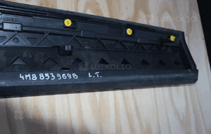 Listwa drzwi lewa tylna audi SQ8 Q8 s-line 4M8853969B 2020 7