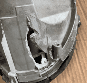 MERCEDES C 203 lampa lewa szkło uszkodzona 5