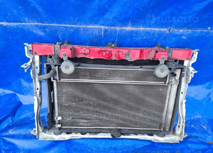 Toyota PRIUS III 09-15 pas przedni chłodnice kompl 1