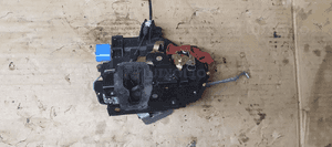 Zamek prawy tył tylny prawy Audi A8 D3 4E0839016 3
