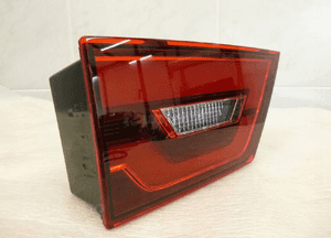 Jaguar e pace X540 lampa tył lewa w klapę bagażnik 5