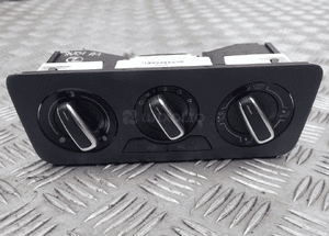 PANEL KLIMATYZACJI AUDI A1 8X0820045A 1
