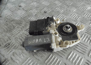 VW BORA SILNICZEK SZYBY PRZÓD LEWY 1