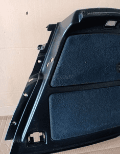 Boczek tapicerka bagaznika prawy tyl Audi A3 8L lift 3D 8l0863990a 3