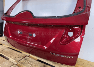 Klapa bagaznika tyl tylna hyundai tucson iv 4 2020-  listwa bardzo ladna 4
