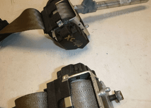 VOLVO XC70 PAS NAPINACZ TYŁ PRAWY TYLNY 2