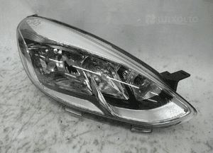 Ford fiesta MK8 lampa przednia prawa 1