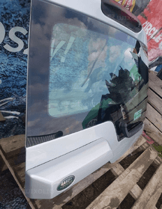 Klapa szyba land rover discovery 4 iv w kolor 4
