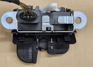 Seat Ibiza 4 IV 6J zamek klapy tył tylnej 1