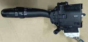 Toyota Avensis Corolla Verso przełącznik włącznik  świateł kierunkowskazów 84140-05110 1