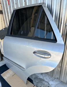 MERCEDES ML 164 drzwi tylne lewe lakier  775 4