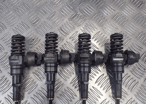Wtryskiwacz vw 1,9 tdi bxe 038130073AG radom 2