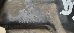 Mocowanie błotnika uchwyt prawy przód VW Passat B6 3C0821142 5