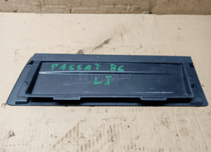 Osłona zaślepka boczku bagażnika prawy tył VW Passat B6 3C9867464 2