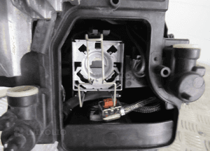 Lampa przód przednia lewa audi A1 lift xenon 2014- 13