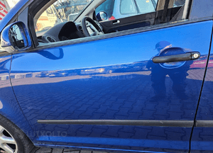 VW Golf 5 V  Plus  drzwi przód przednie prawe   LC5J 4