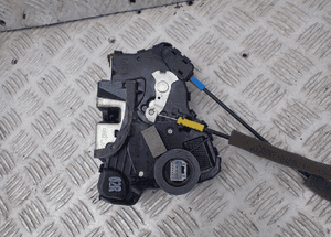 Zamek prawy przod 2 pin toyota verso radom 3