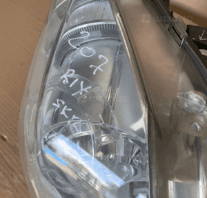 MERCEDES E 207 lampa prawa skrętna bixenon uszkodzona ils 3