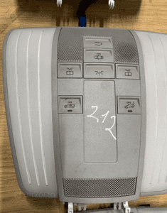 Mercedes e 207 e 212 lampka podsufitki dachowa pod szyber i bez 6