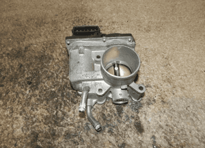 Przepustnica MN195709 6PIN Mitsubishi Colt VI Z30 CZ3 1.3 16V 95KM 4A90 2