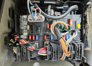 Peugeot 207  307 308 Citroen C3 C4 moduł sterownik BSM  L11   9661708280 1