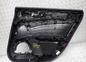 Boczek drzwi lewy tył audi A7 C8 4K8898067 4