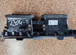 Kratka nawiewu środkowa przód przednia audi Q3 83C820903 3