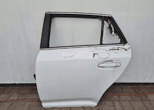 Toyota AVENSIS T27 09-18 drzwi lewe tył tylne 040 1