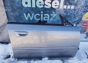 Subaru legacy iv drzwi prawy przód 1
