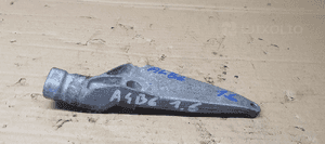 Łapa wspornik silnika Audi A4 B6 1.6 8E0199343H 2