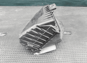 Obudowa Filtra 06B133837AG 06B133837P Powietrza Pokrywa 2.0 ALT Audi A4 B6 B7 VW 19