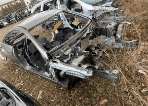 MERCEDES e 207 podłużnica ćwiartka przednia fartuch kielich słupek próg 1