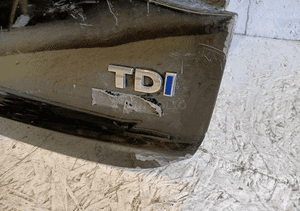 Klapa tył pokrywa bagażnika vw jetta 5C6 lift 15- 2