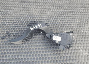 Potencjometr 8E1721523 B Pedał Gazu Przyspieszenia Czujnik EU Audi A4 B6 B7 Diesel 4
