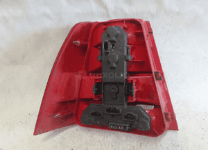 Tyl tylnia prawa lampa volkswagen bora sedan 4