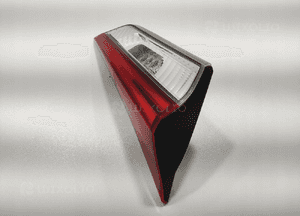 Lampa lewa lewy tył tylna w klapę toyota auris ii E18 hatchback 15-18 lift 5