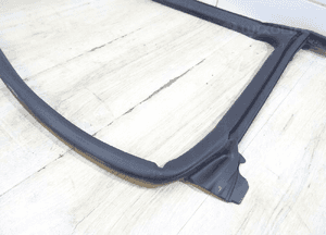 Tesla S uszczelka drzwi tylne lewe 6009585-00-I 4
