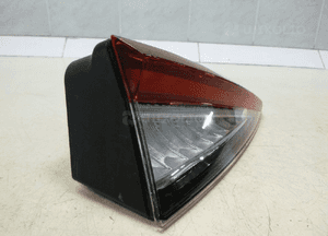 Skoda enyaq iv lampa w klapę lewy tył lewa tylna 4