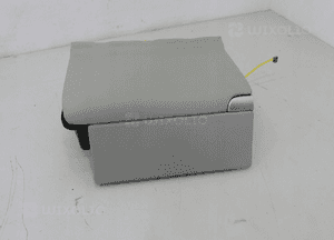 Schowek tylmy kpl kolor 7E81 mercedes sl R230 02 9