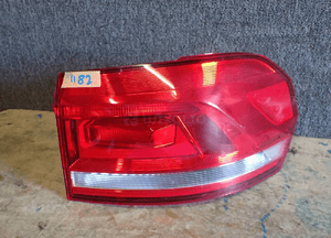 LAMPA TYŁ PRAWA VW TOURAN 15- 5TA945096A 1