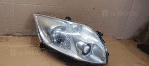 Lampa prawy przód przednia prawa Toyota Auris 2