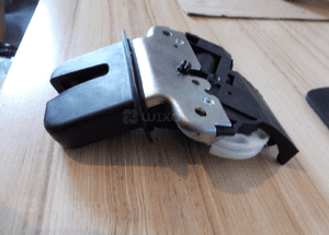Zamek tylnej klapy audi A4 A5 A6 4F5827505D 3