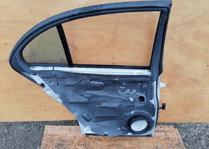 MERCEDES E 211 drzwi szyba zamek listwa tylne lewe sedan 10