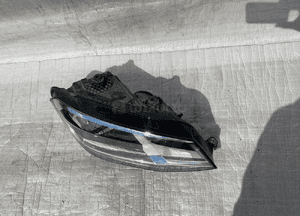 Vw caddy 2K lift lampa prawa led 15- 2