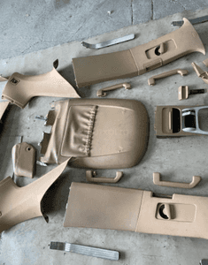 PORSCHE CAYENNE tapicerka dywan plastik słupek 12
