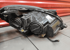Mercedes c-klasa W204 lift lampa lewa przód przednia oryginał uk bdb 8
